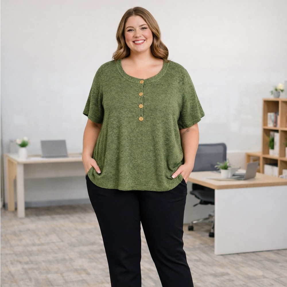 Dressbarn Olive Wonan’s Green Top Size 18/20.